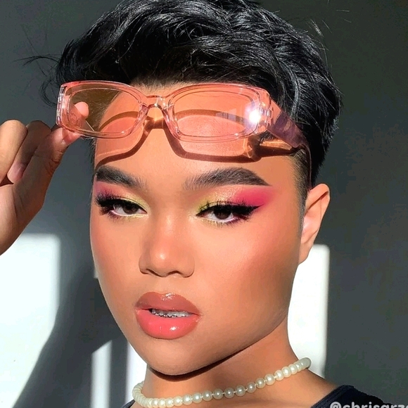 Lizzie McGuire "dee-lish!" Blush - Picture 3 of 9